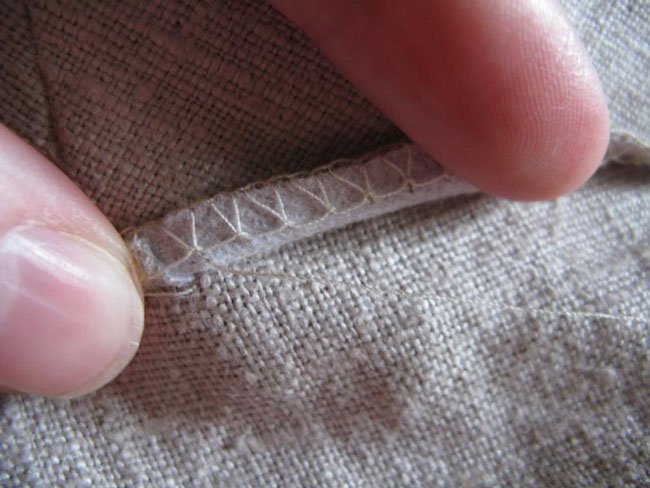 Підшивка низу потайний рядком на швейній машинці